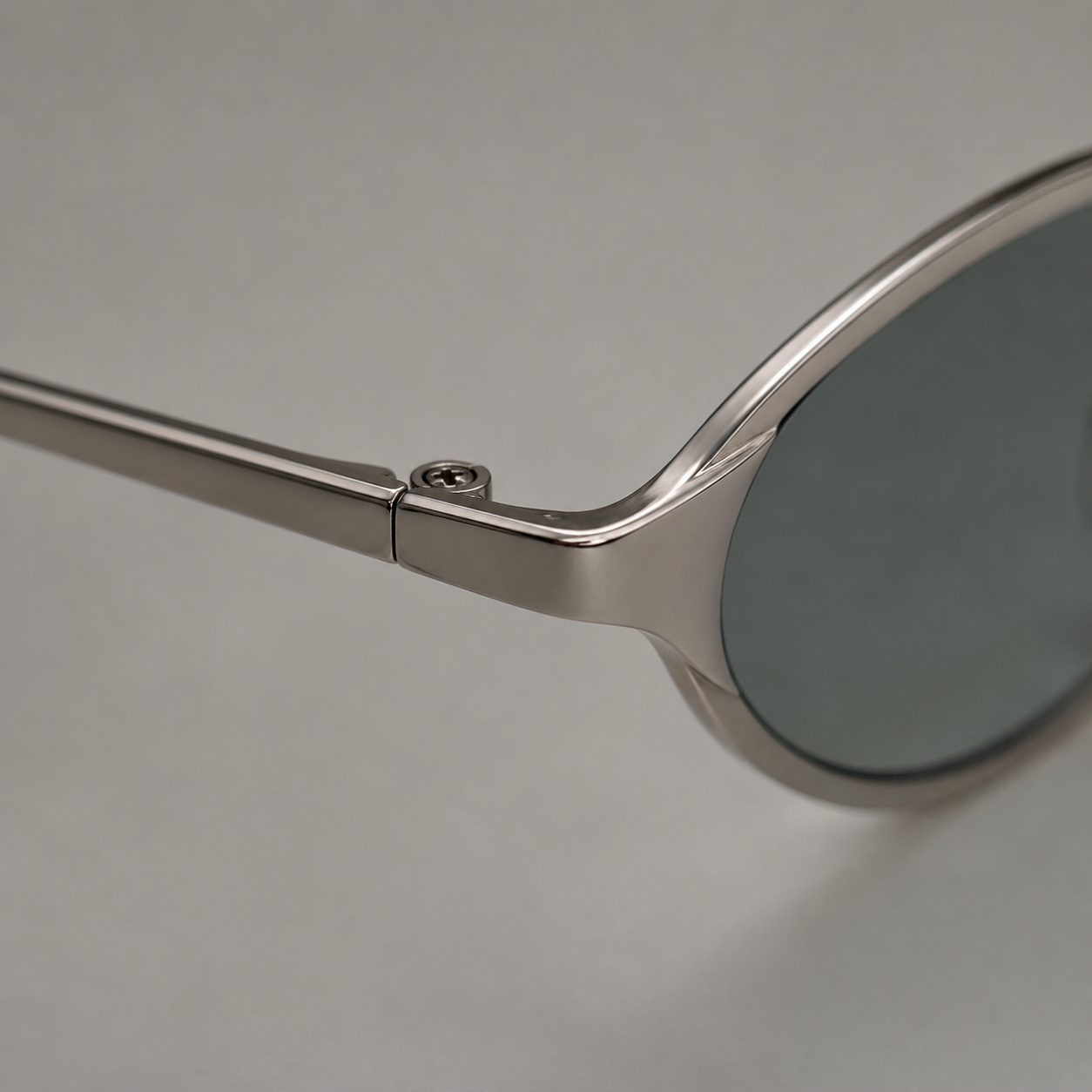 OASIS sunglasses in silver with gradient green lenses — additional product view